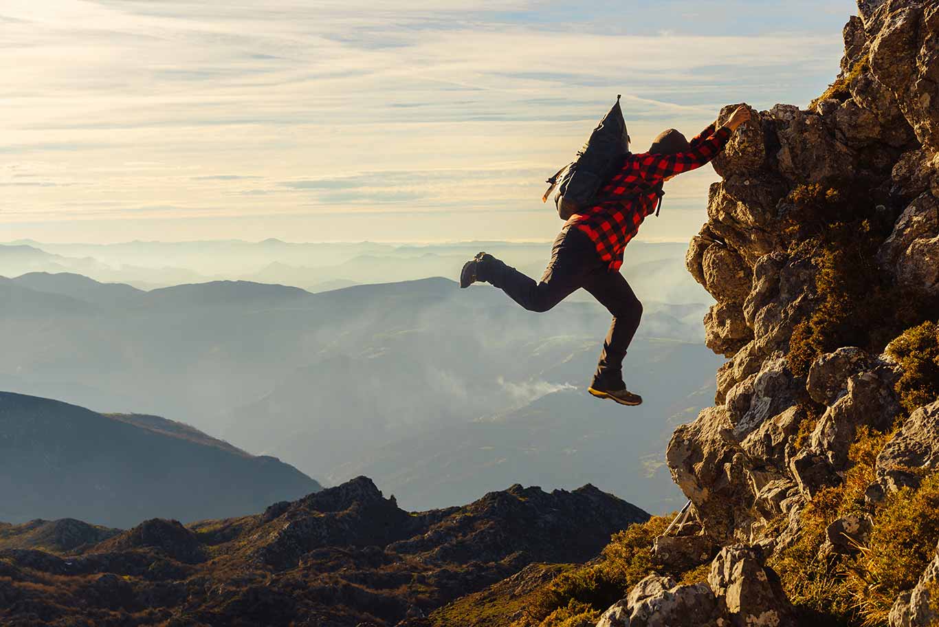 5 Most beautiful rock climing in Thailand - Real Rocks, We provide a safe, professional climbing experience.